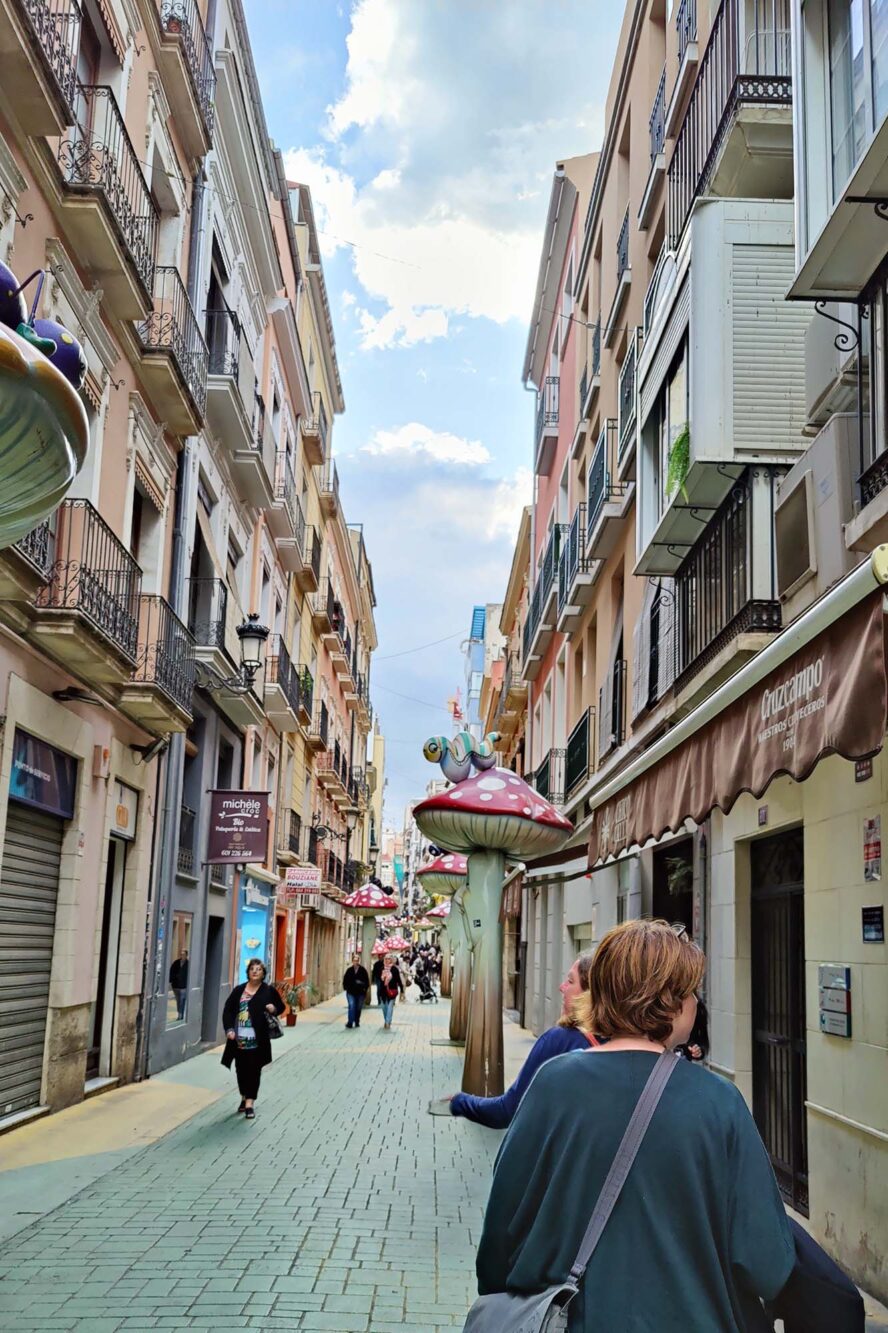 doen in Alicante bezienswaardigheden paddenstoelenstraat